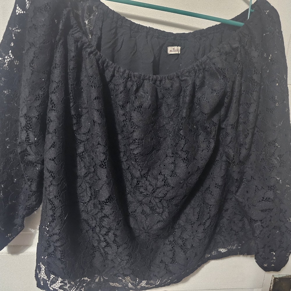 Hollister top